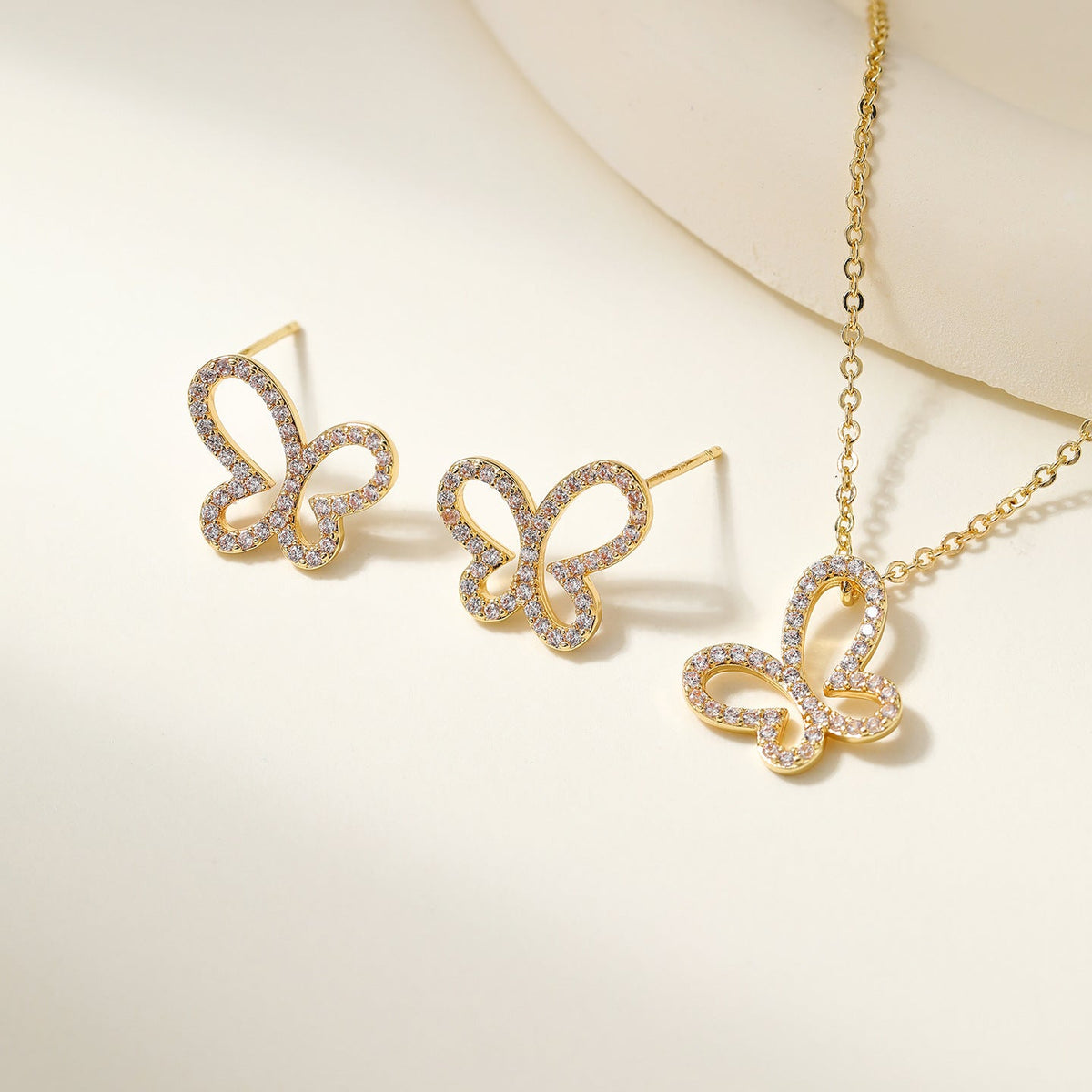 Women's Clover Diamond In The Debris Butterfly Necklaces
