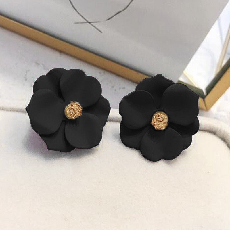 Women's Spray Paint Flower For Exaggerated Temperamental Super Mori Pearl Earrings