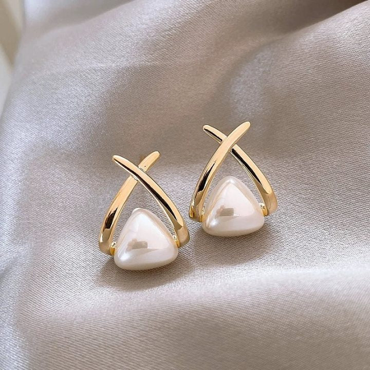 Women's High-grade Zircon Pearl French Retro Affordable Luxury Stud Earrings