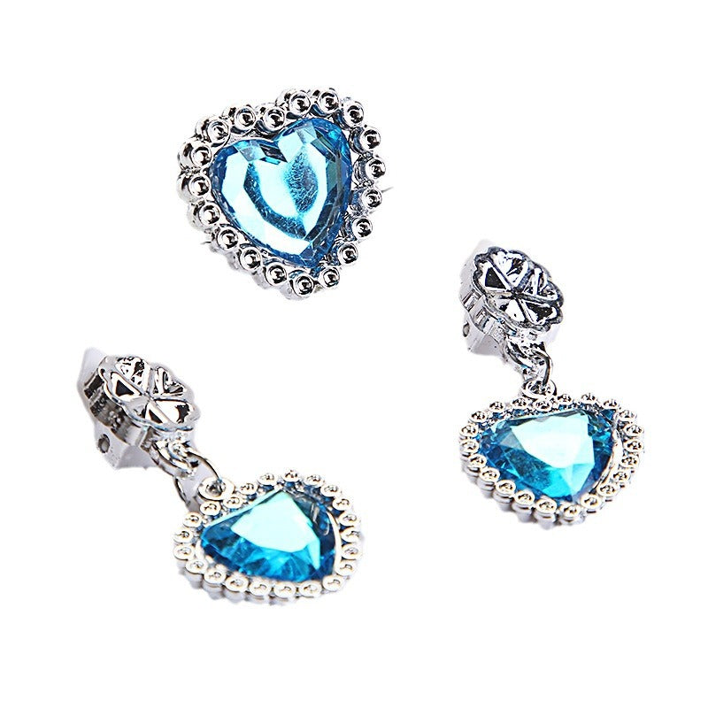 Children's Aisha Peach Heart Diamond Like It Ear Clip