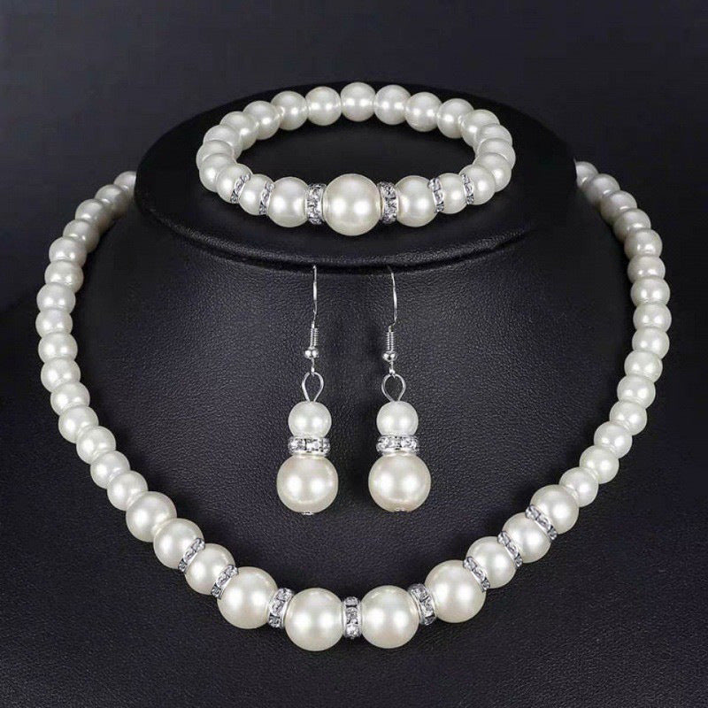 Gift Three-piece Pearl Box Female Beautiful Necklaces