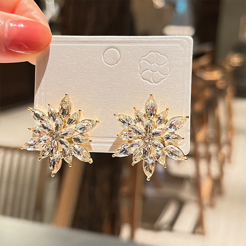 Women's Sier Needle Versatile Style High-grade Crystal Flower Trendy Full Diamond Earrings