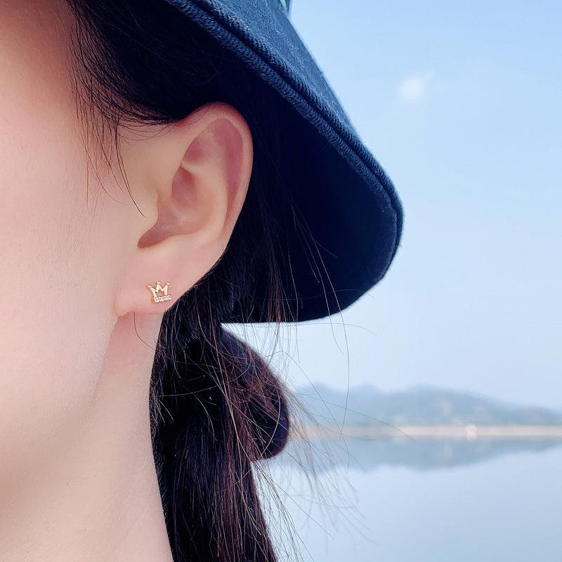 Women's Needle Trendy Small Gold Crowns Personality Simple Stud Earrings