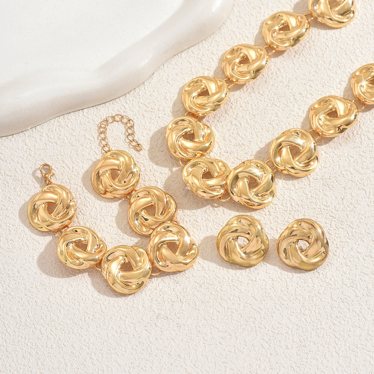 Comfortable Women's Hollow Twisted Design Chain Jewelry Set