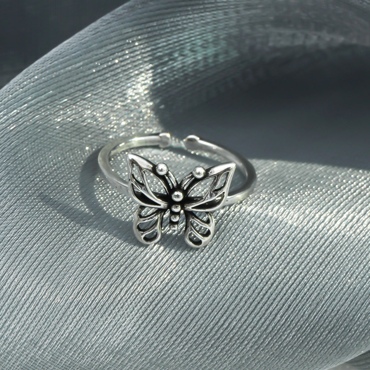 Women's & Men's Vintage Bohemian Personality Fashion Moth Punk Hip Hop Ring
