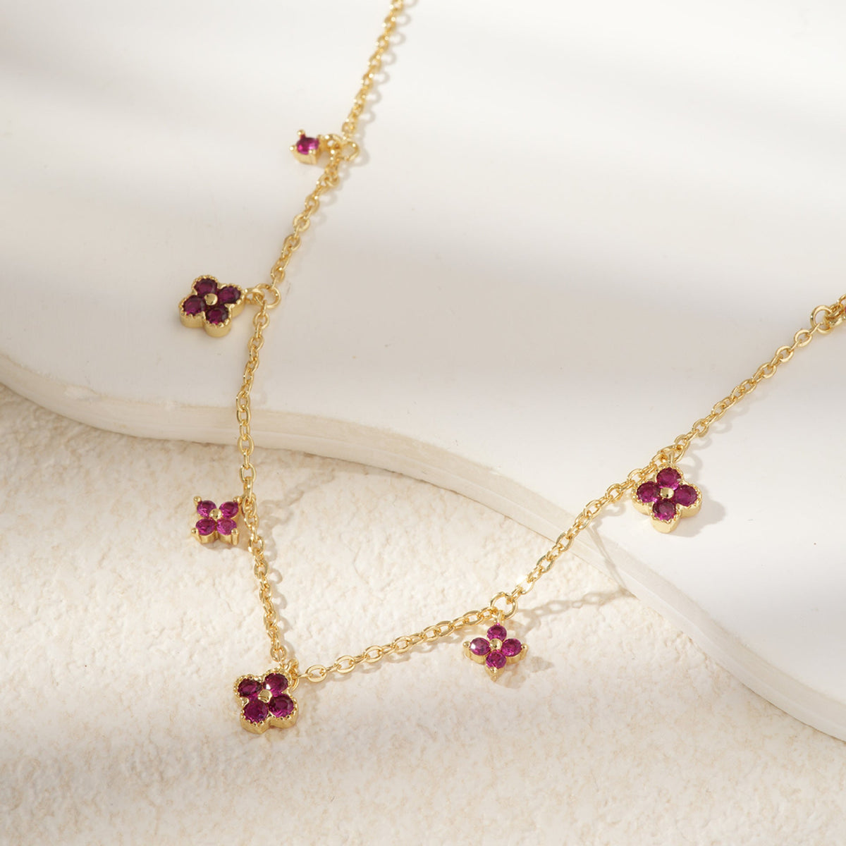Flower-shaped Clavicle Chain Fashion Inlaid Zirconium Design Birthday Pendant