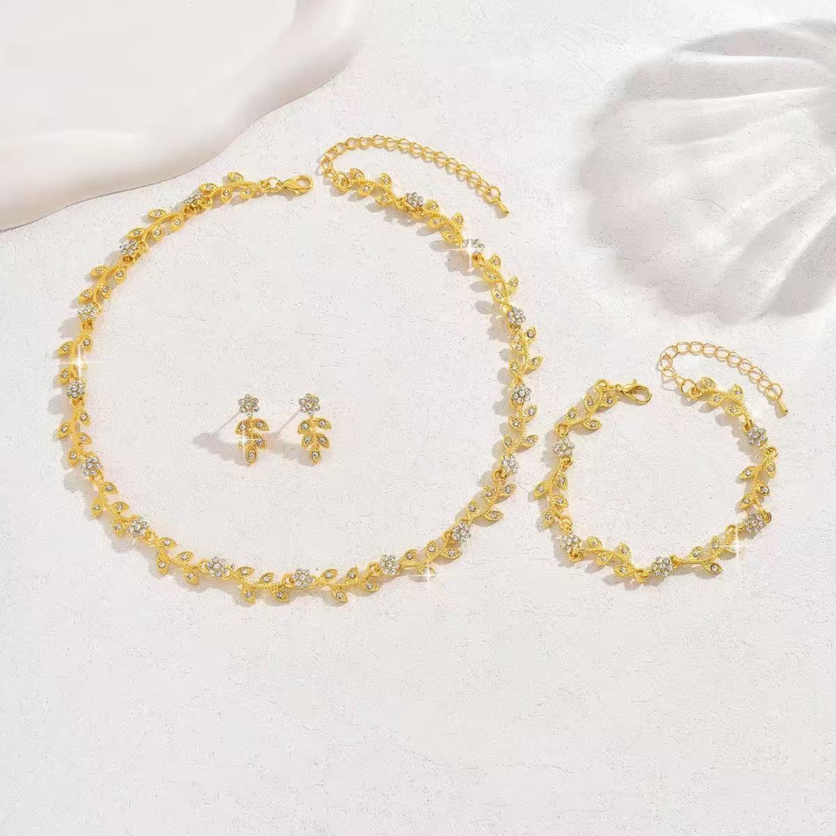 Fashion Niche Design Flower Light Luxury Earrings