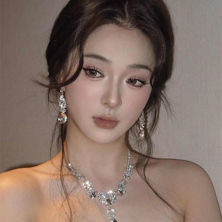 Women's Style Geometric Water Drop Fashion Short Light Jewelry Set