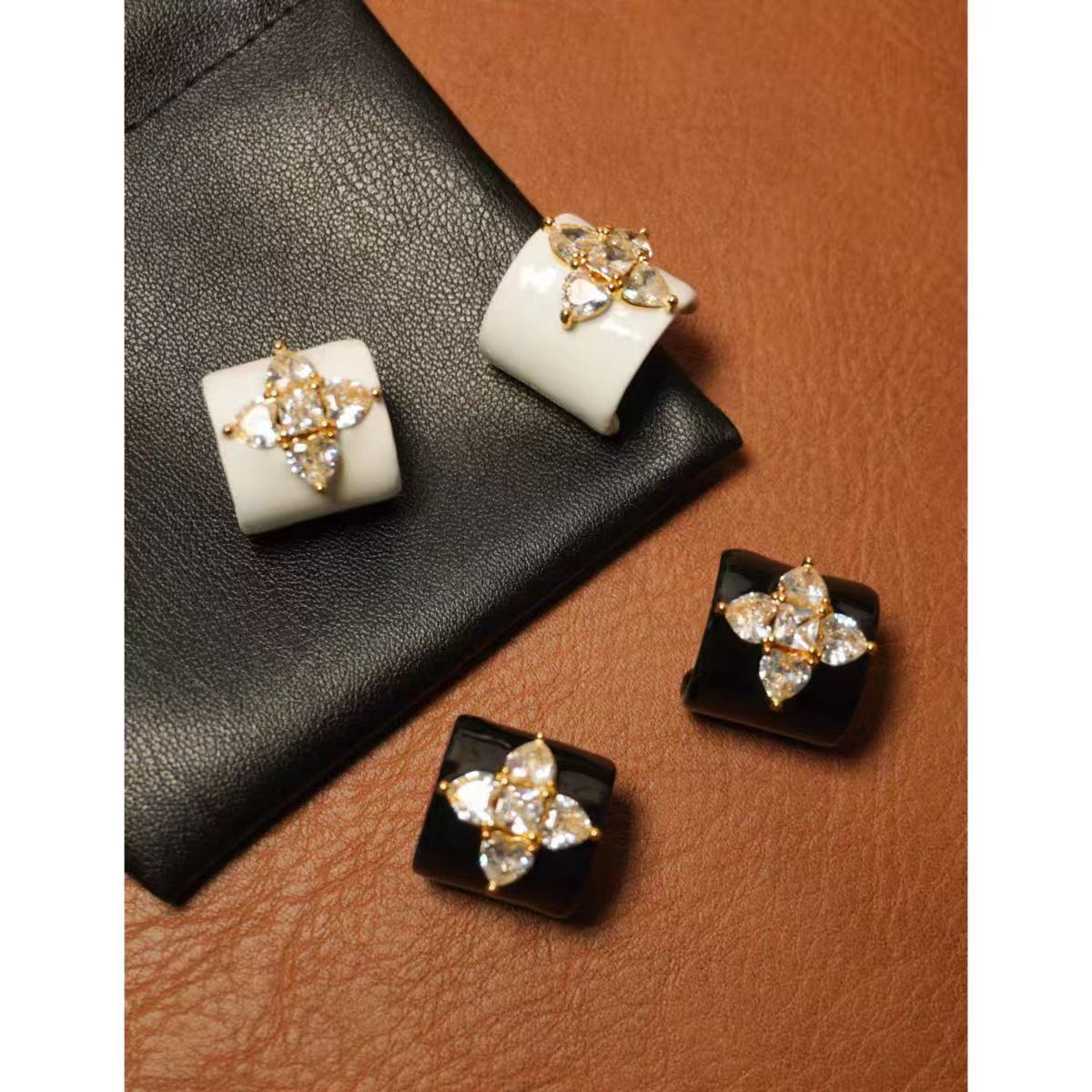 Women's Flower Ear Clip Fashion Exquisite Refined Grace Small Personality Vintage Earrings