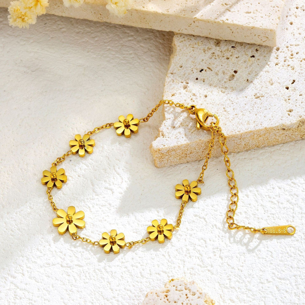 Gold Little Daisy Female Niche Design Advanced Fresh Sunflower Clavicle Jewelry Set