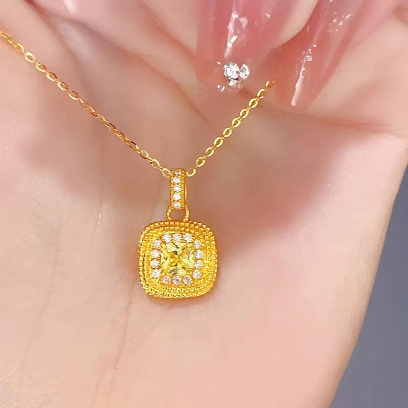 Women's Placer Gold Cube Sugar Simple Small Clavicle Necklaces