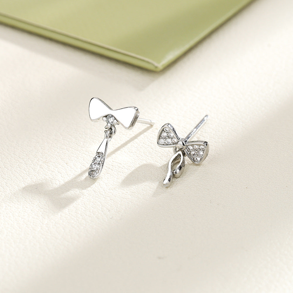 Exquisite Sweet Cool Style Girlish Asymmetric Zircon Stud Earrings