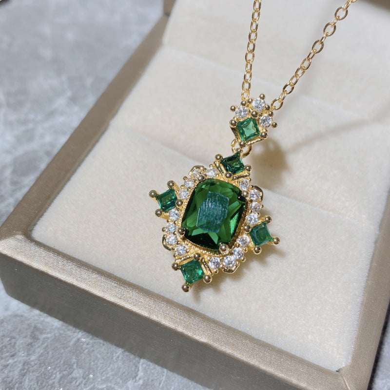 Comfortable Exhibition Design Gold-plated Bright Zircon Jewelry Set