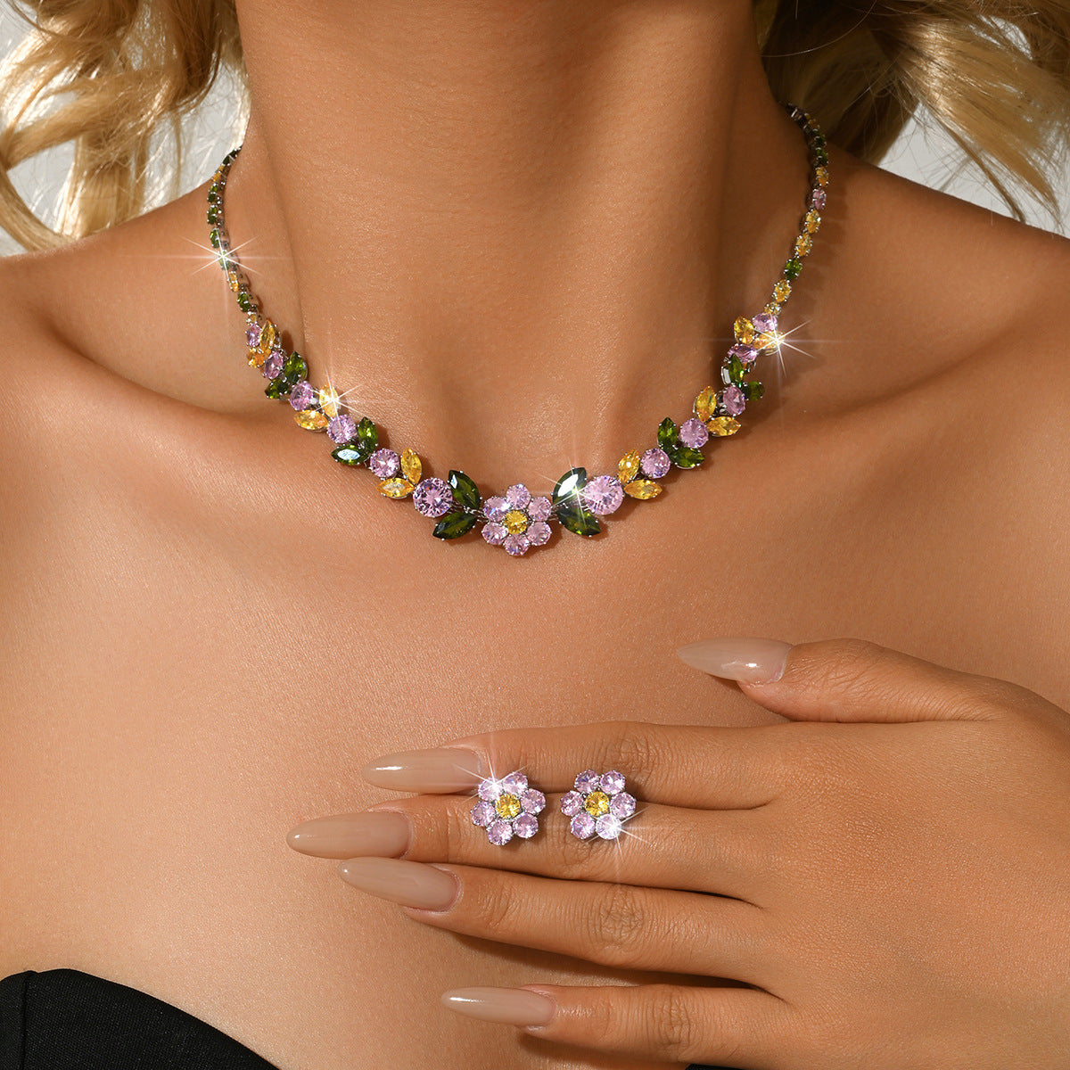 Women's Heart-shaped Zircon Wheat French Style Elegant Retro Palace Clavicle Chain Rings