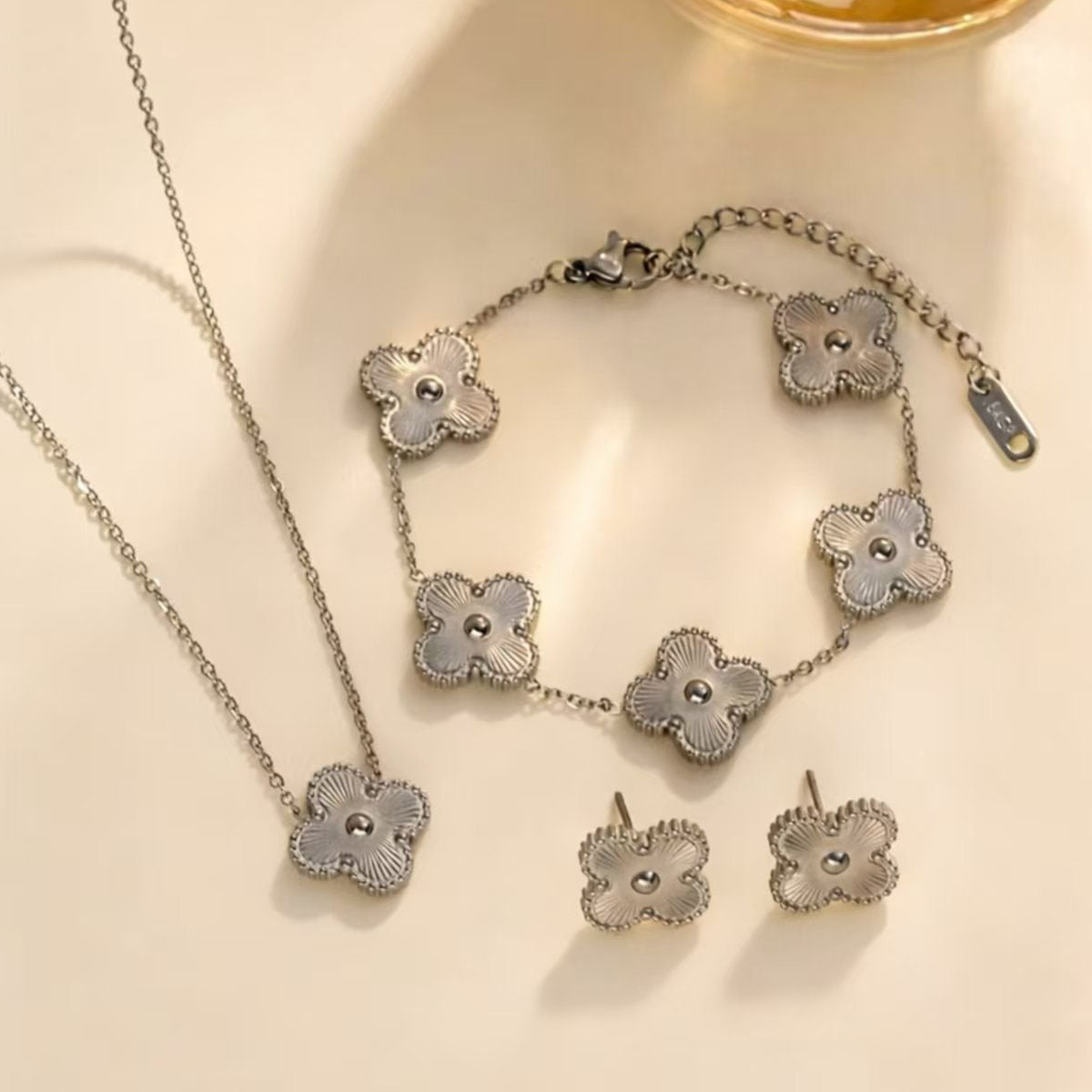 Flower Clover Titanium Steel Affordable Luxury Necklaces