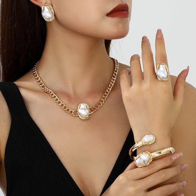 Women's Elegant Artificial Baroque Imitation Pearl Suit Bracelets