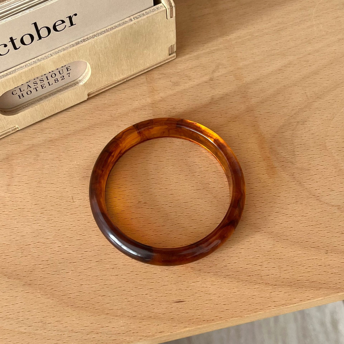 Fashion Trend Niche Round Resin Retro Blooming Bracelet