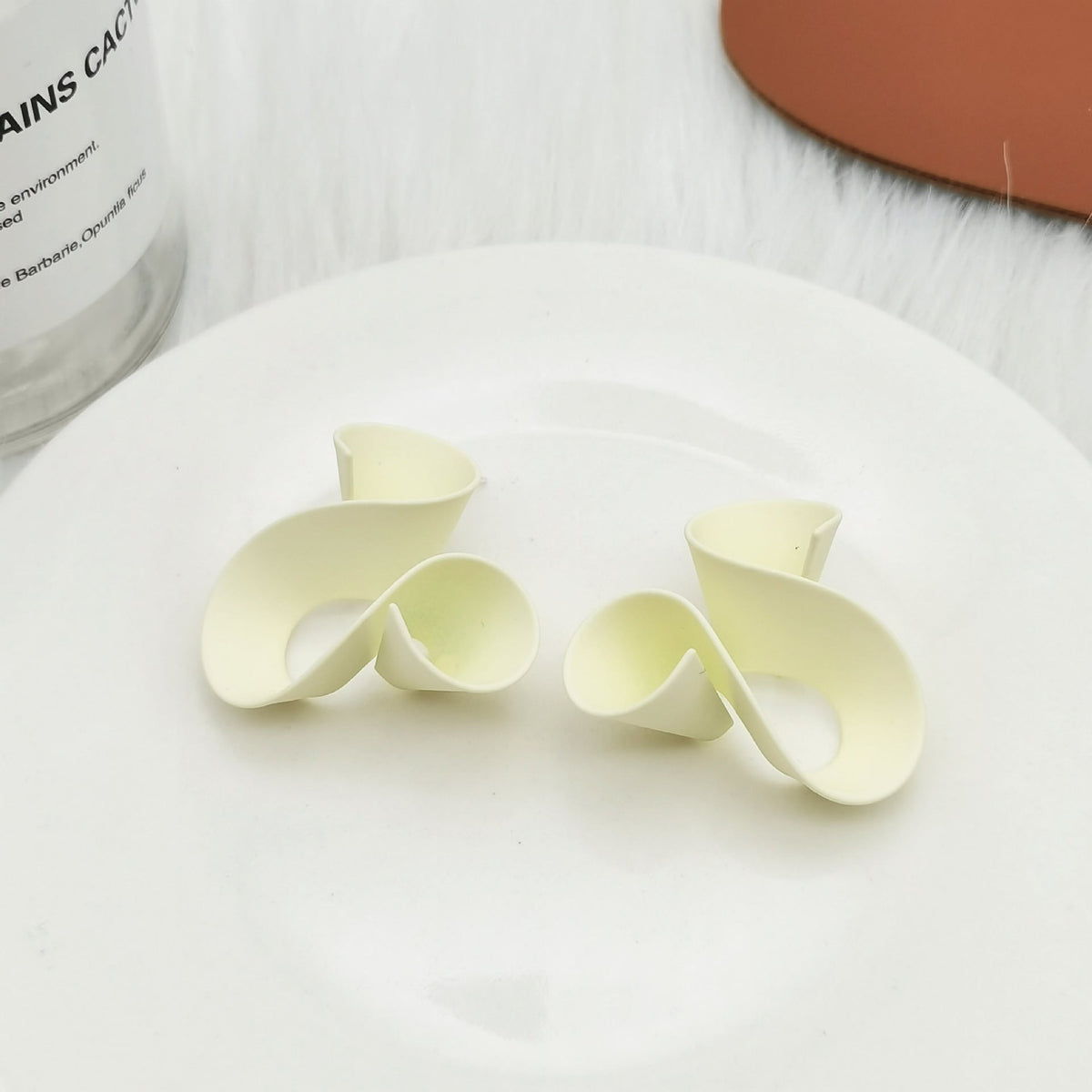 Trendy Elegant Light Luxury French Sense Of Earrings