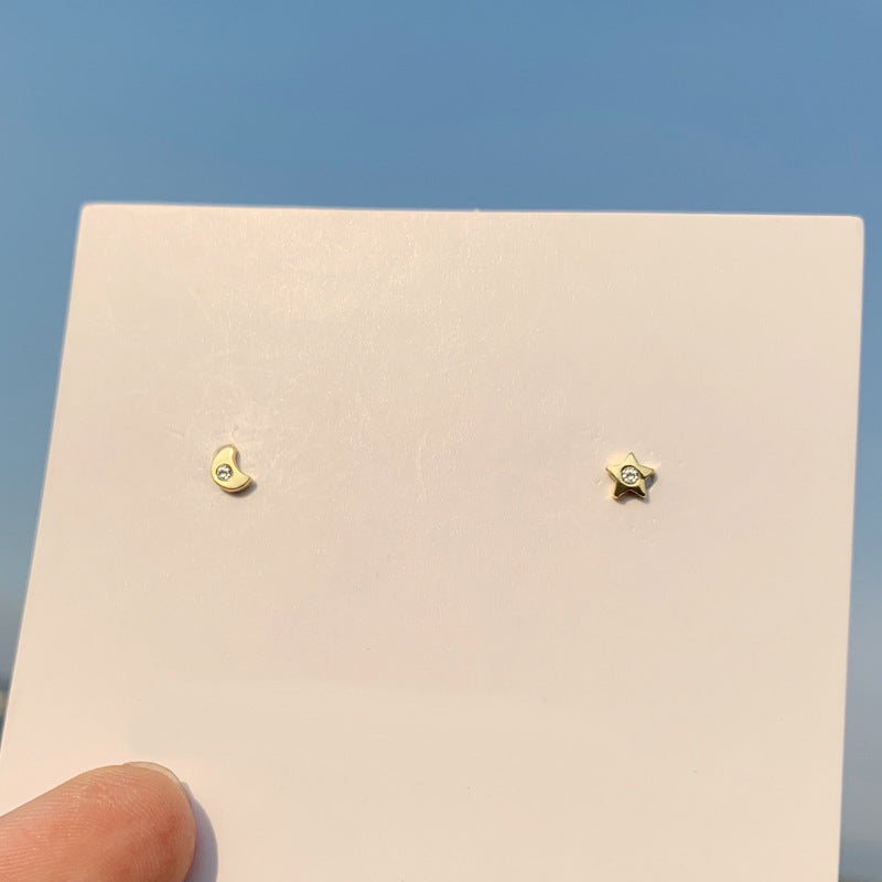Women's Needle Trendy Small Gold Crowns Personality Simple Stud Earrings