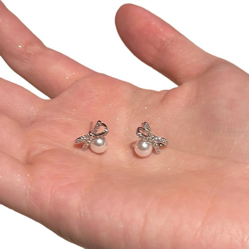 Women's Exquisite Small Zircon Pearl Bow Light Luxury Minority Earrings