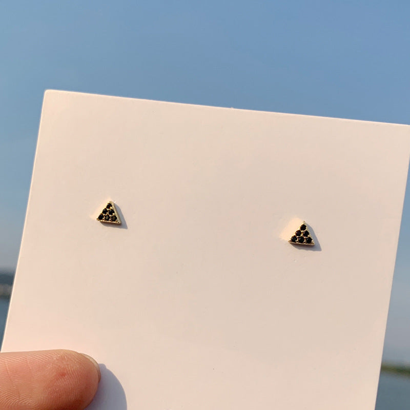 Women's Needle Trendy Small Gold Crowns Personality Simple Stud Earrings