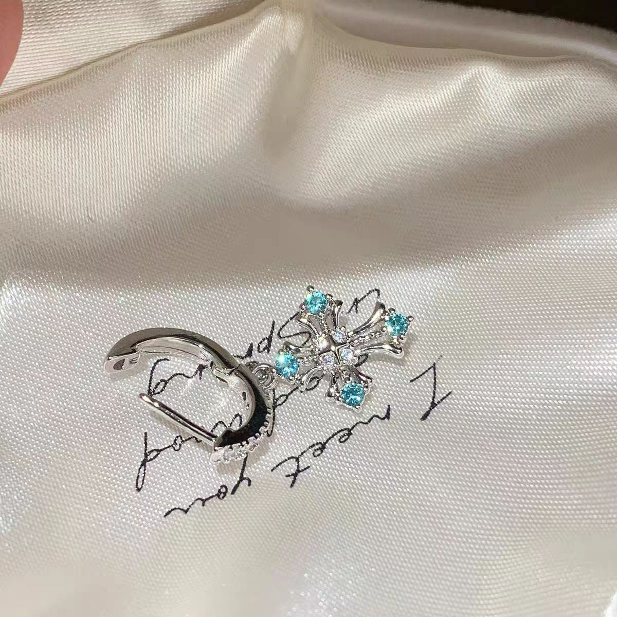 Pa Green Zirconium Umbilicaria Bone Nail Collection Earrings