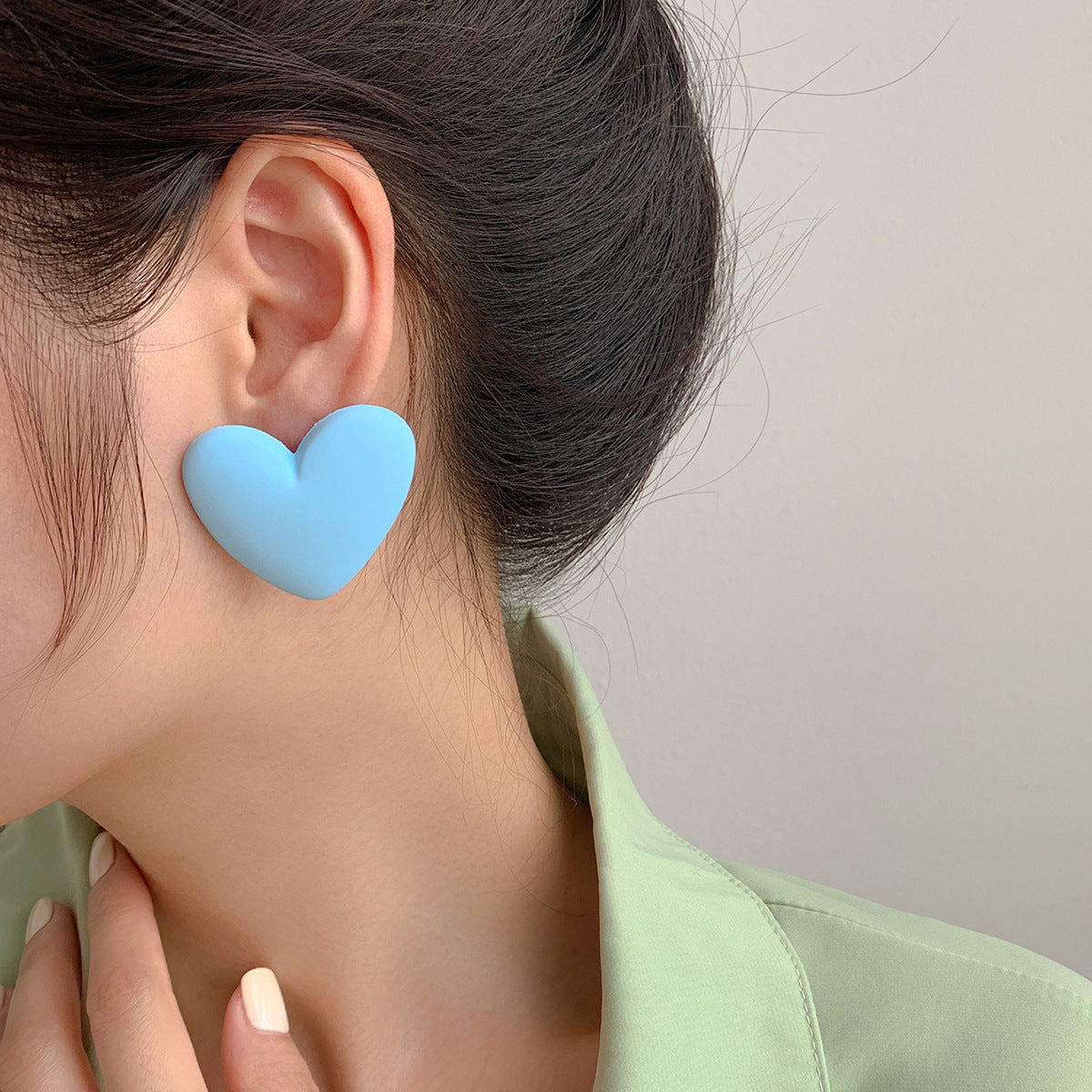Fashionable Heart-shaped Sier Pin Colorful Peach Earrings