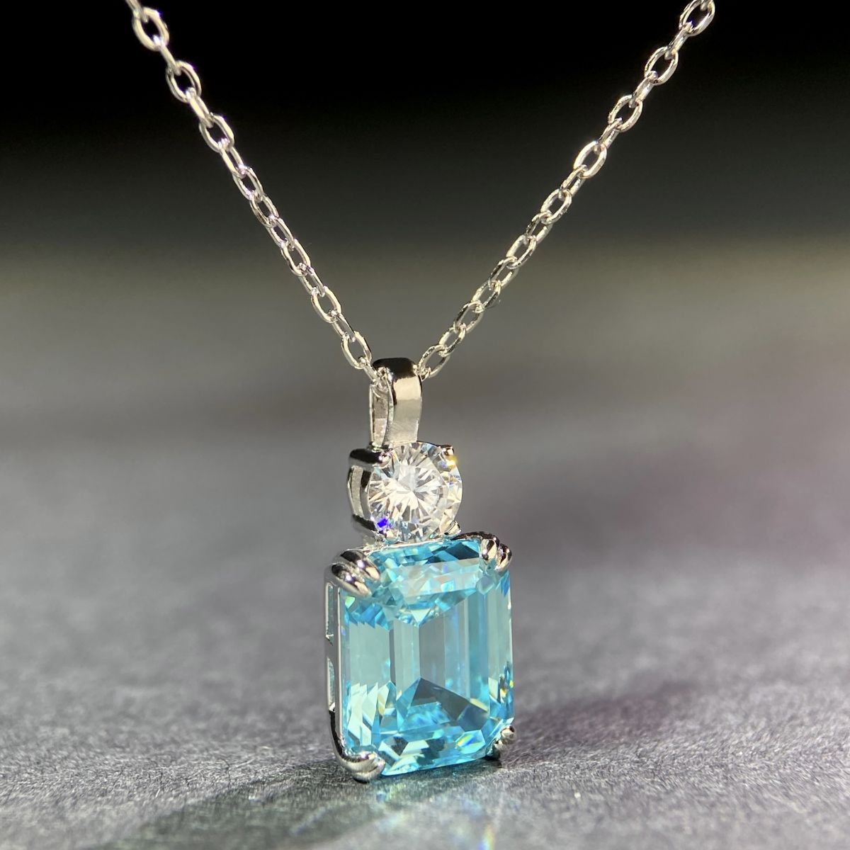 Women's High Carbon Diamond Simple Chain Necklaces