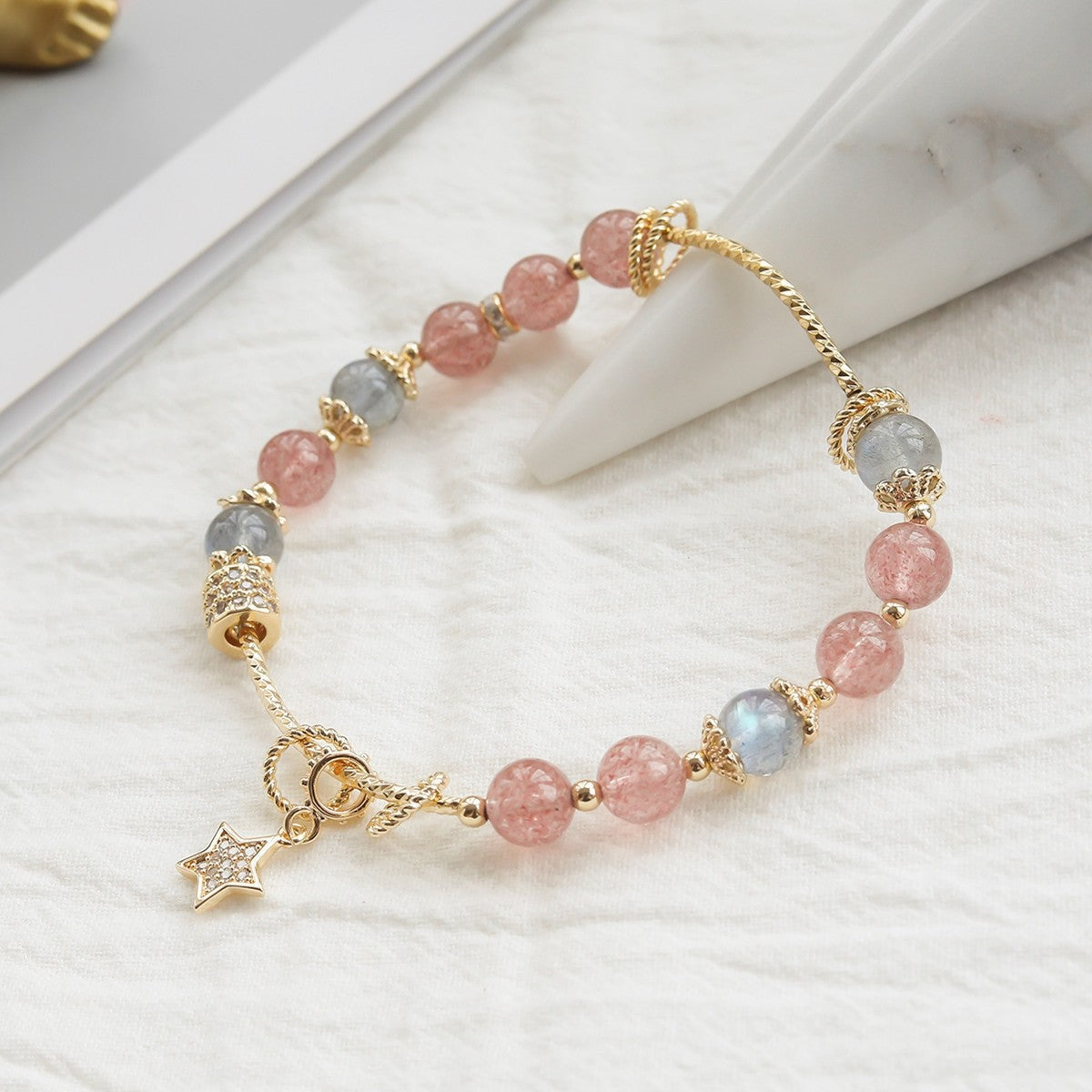 Broadcast Natural Strawberry Gold Female Design Crystal Bracelets