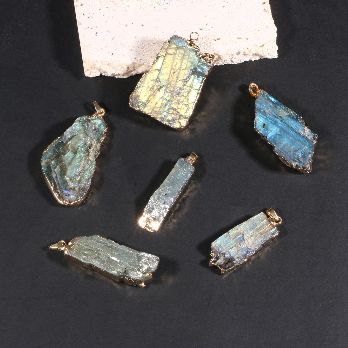 Natural Stone Rough Crystal Electroplated Gilding Labradorite Edging Personality With Pendant