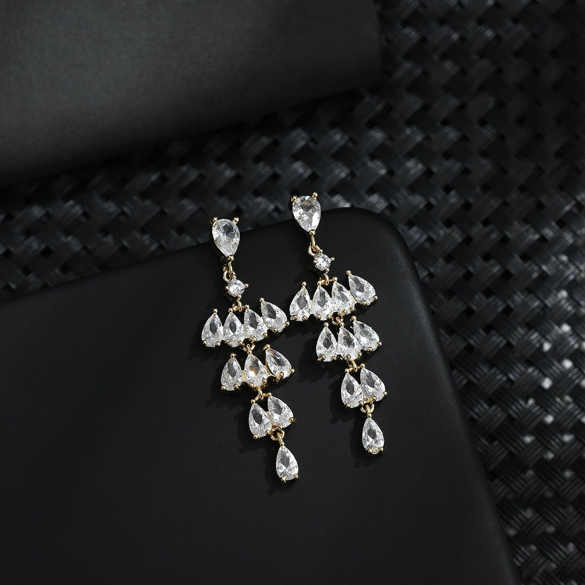 Women's Needle Fashion Design Sense Exaggerated Personalized Zircon Exquisite Light Luxury Stud Earrings
