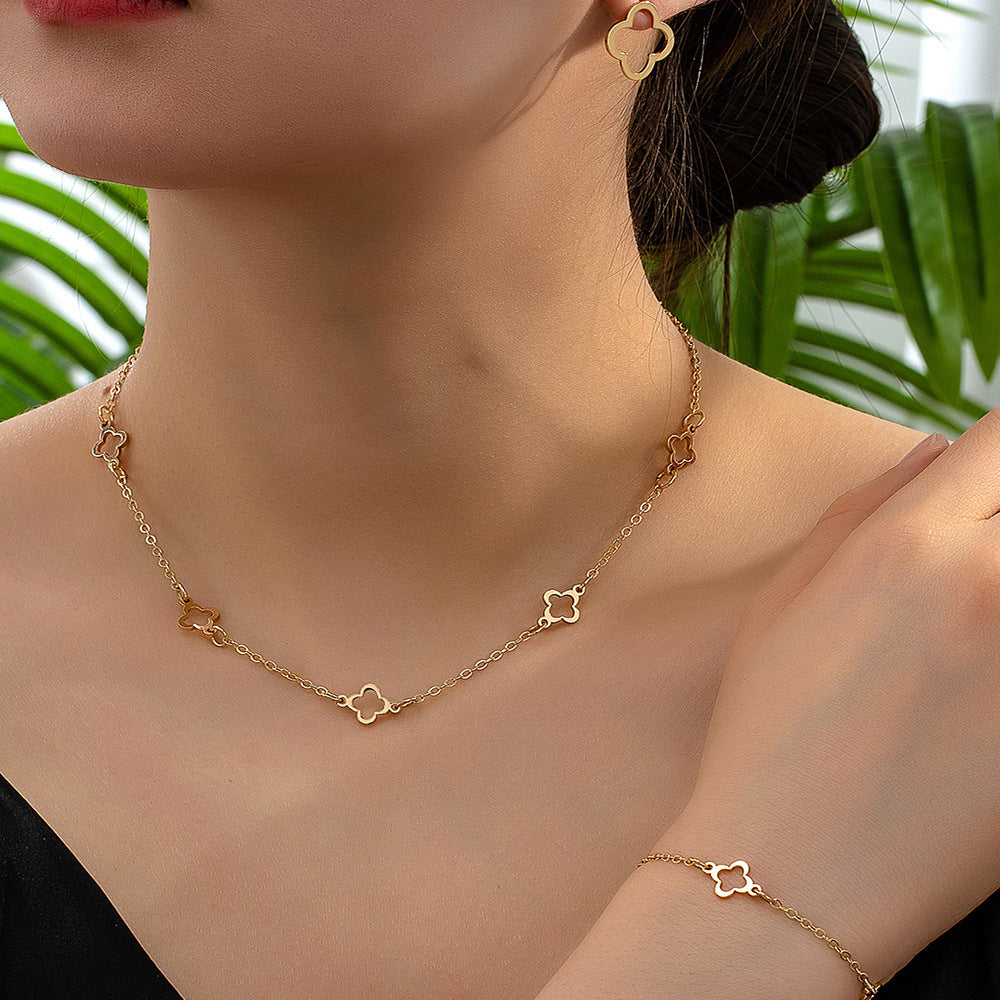 Clover Ear Three-piece Retro Style Fashionable Jewelry Set