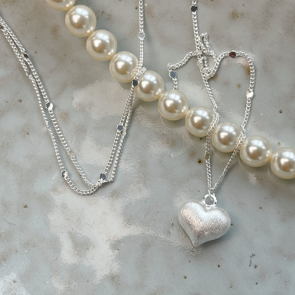Sier Frosted Heart Small Round Slice Simple Elegant Sweet Necklaces