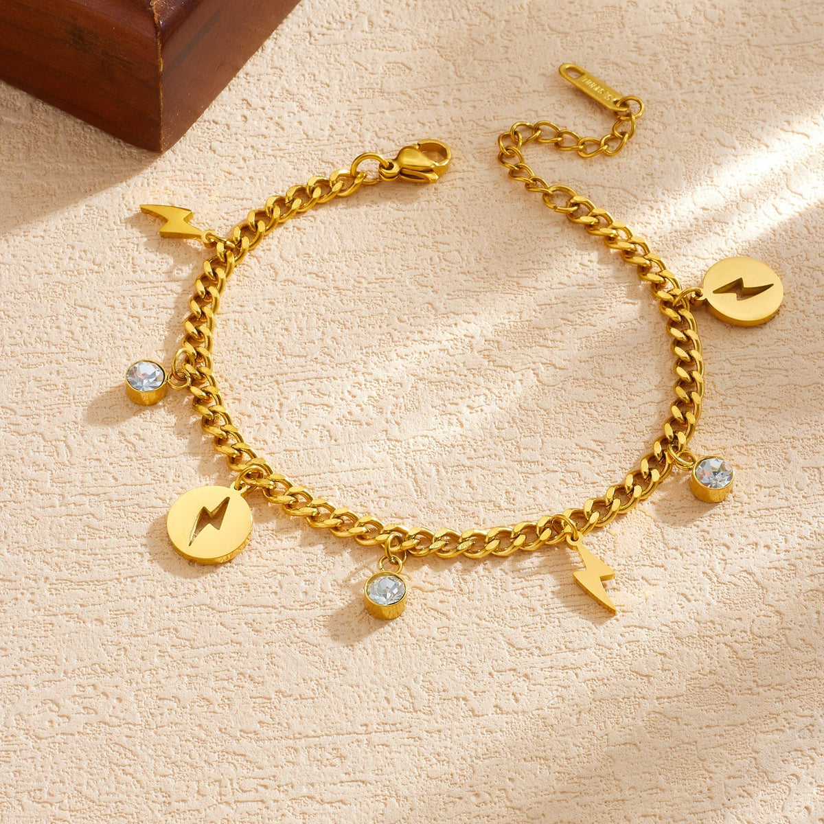 Women's Gold-plated Stainless Steel Diamond Lightning Round Bracelet
