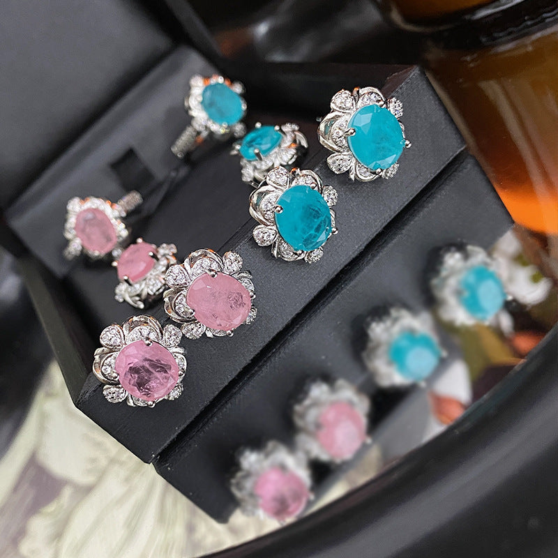 Vintage Imitation Blue Main Stone Carved Pendants