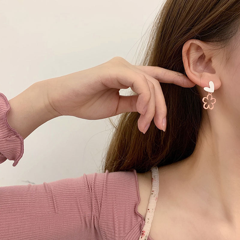 Hollow Small Flower Love Heart Female Elegant Simple Ear Clip Stud Earrings