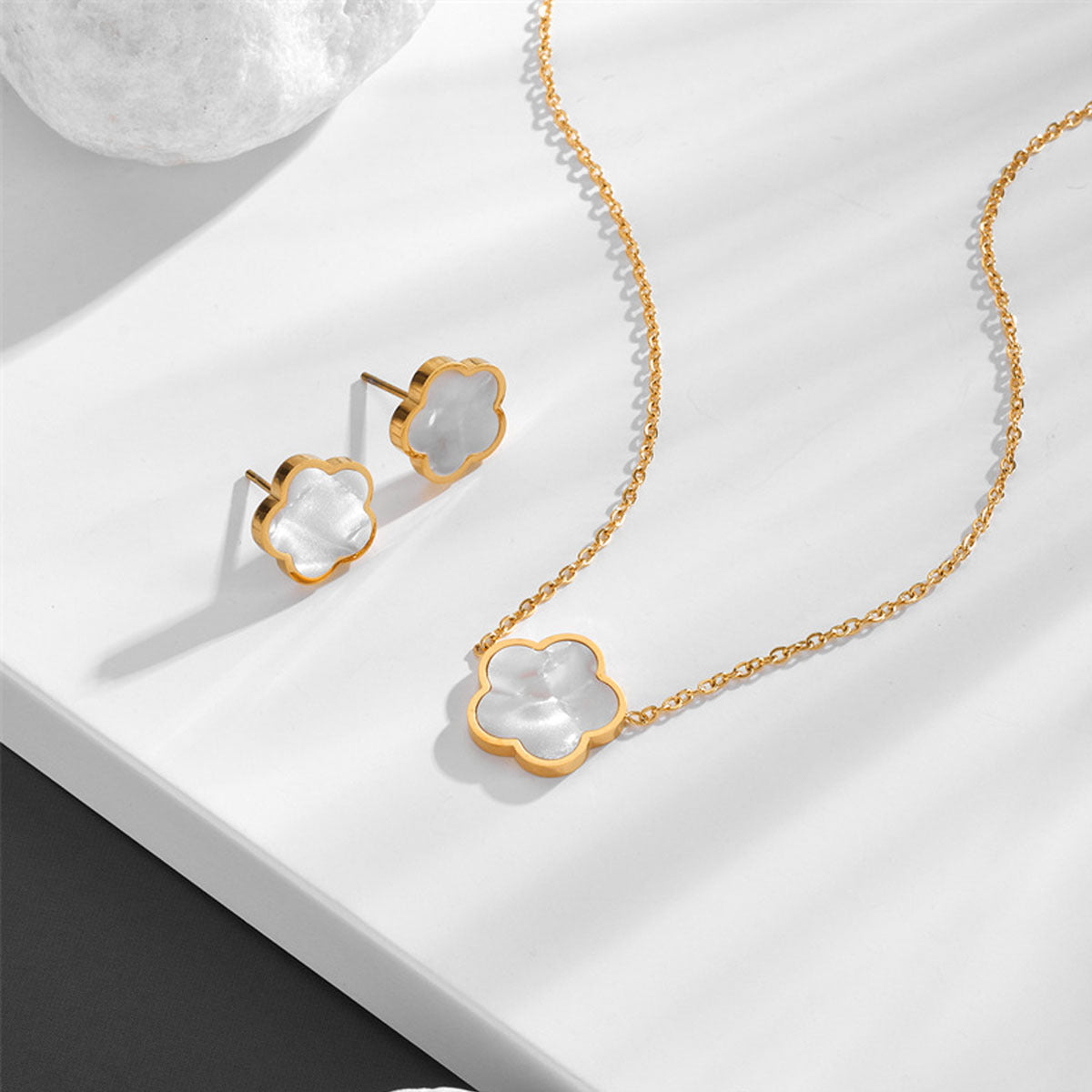 Clover Elegant Flower Simple Light Luxury Fashion High Sense Na Jewelry Set