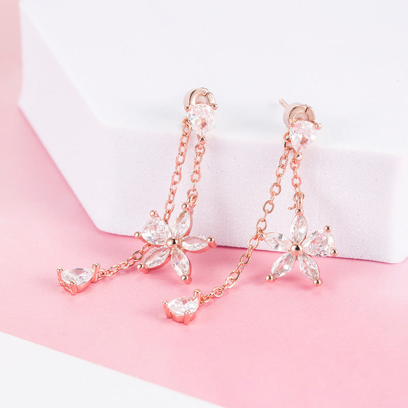 Women's Korean Fresh Five Petal Flower Elegant Stud Earrings