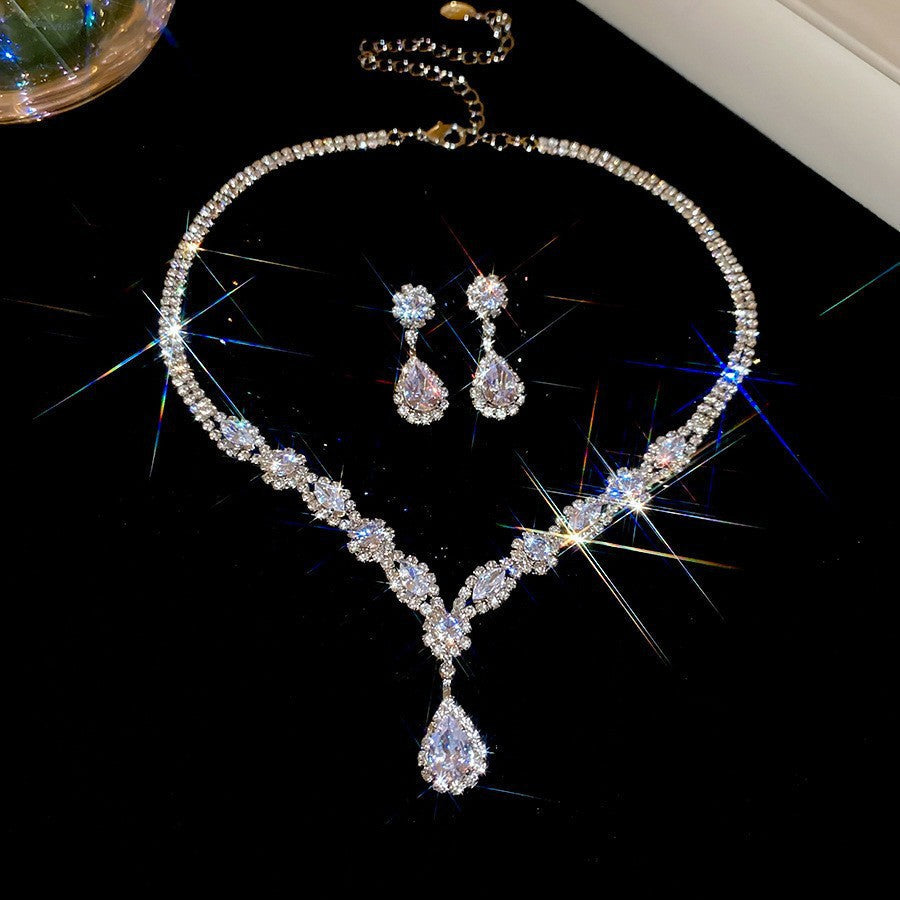 Women's Style Geometric Water Drop Fashion Short Light Jewelry Set