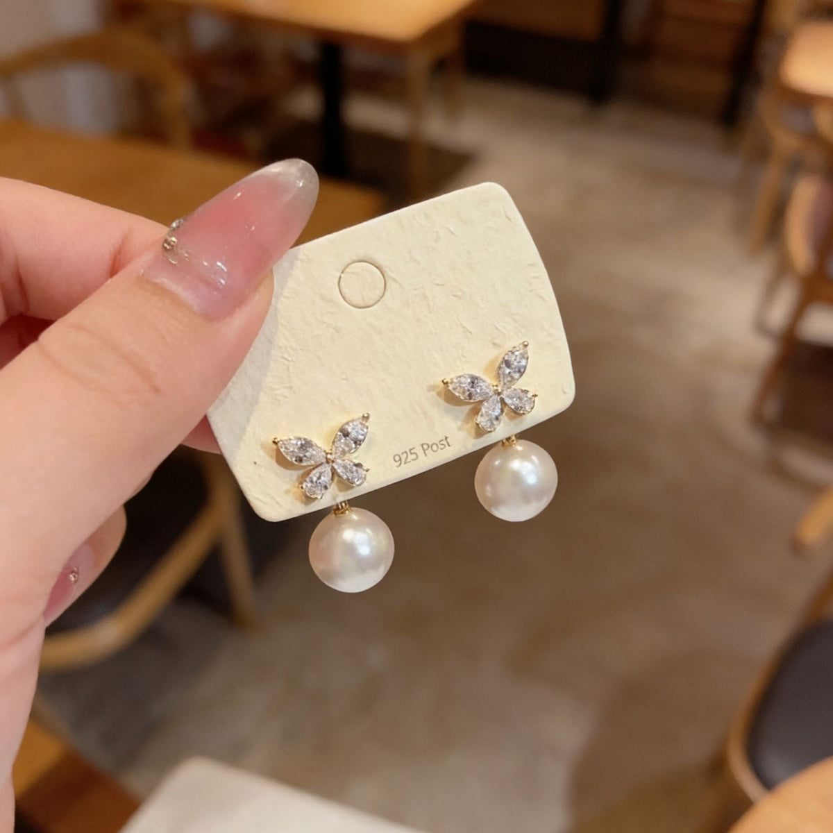 Butterfly Pearl Female Fashion Niche High Earrings