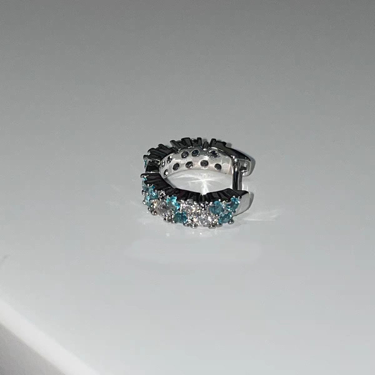 Pa Green Zirconium Umbilicaria Bone Nail Collection Earrings