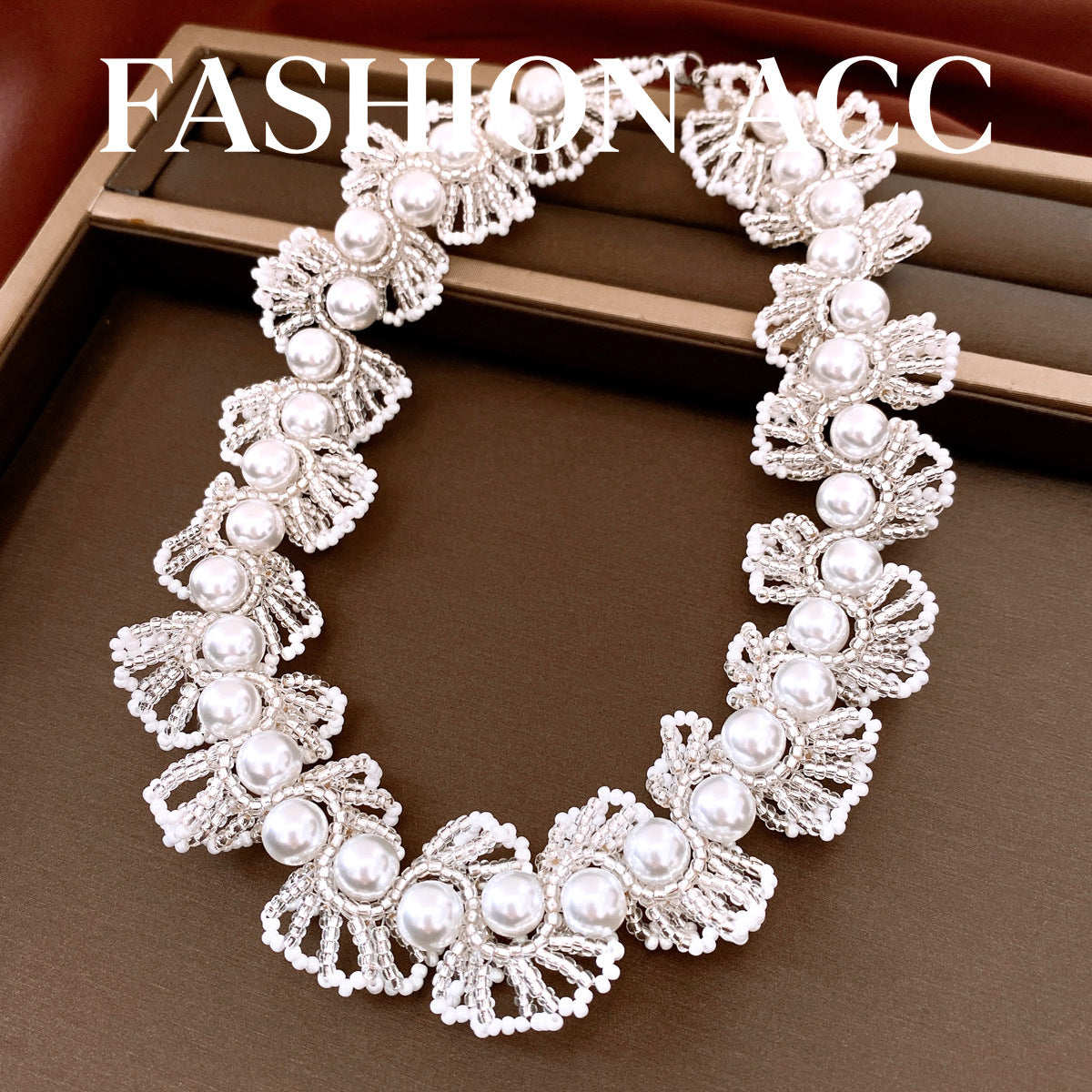Lace French Style Retro Elegant Clavicle Chain Light Luxury Jewelry Set