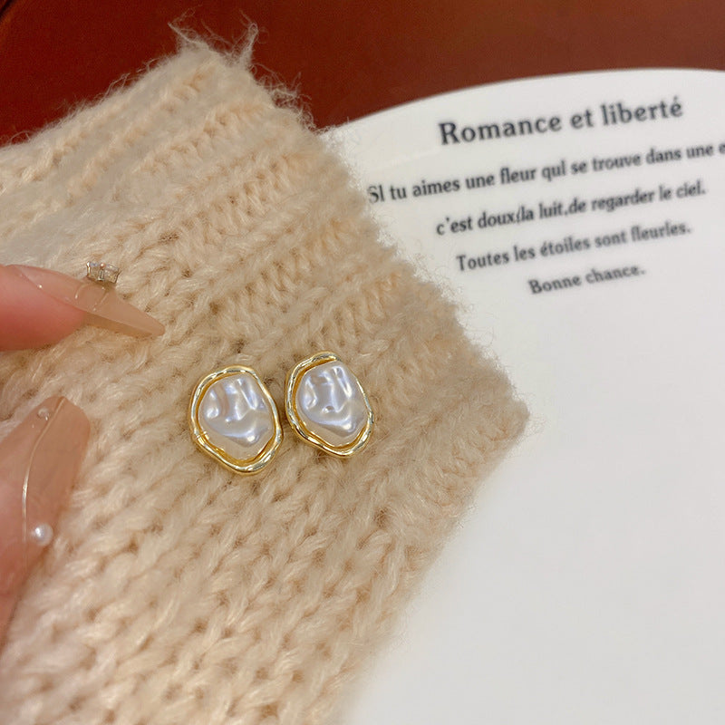 Women's Retro Trendy Irregular Ear Personality Pearl Stud Earrings