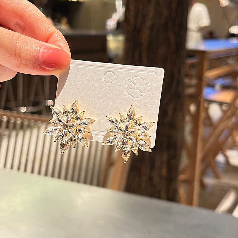 Women's Sier Needle Versatile Style High-grade Crystal Flower Trendy Full Diamond Earrings