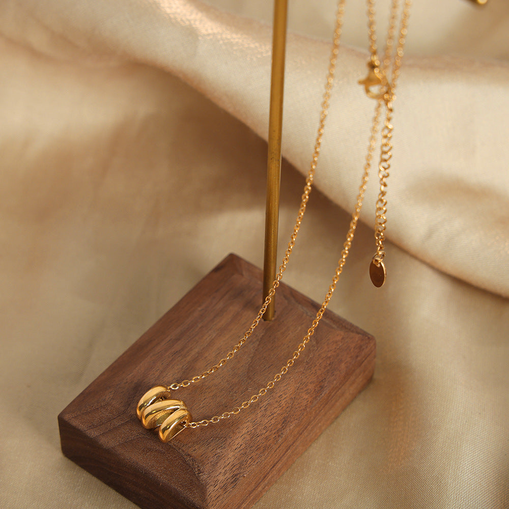 Personality Queen Mother Clavicle Chain Cylindrical Design Necklace