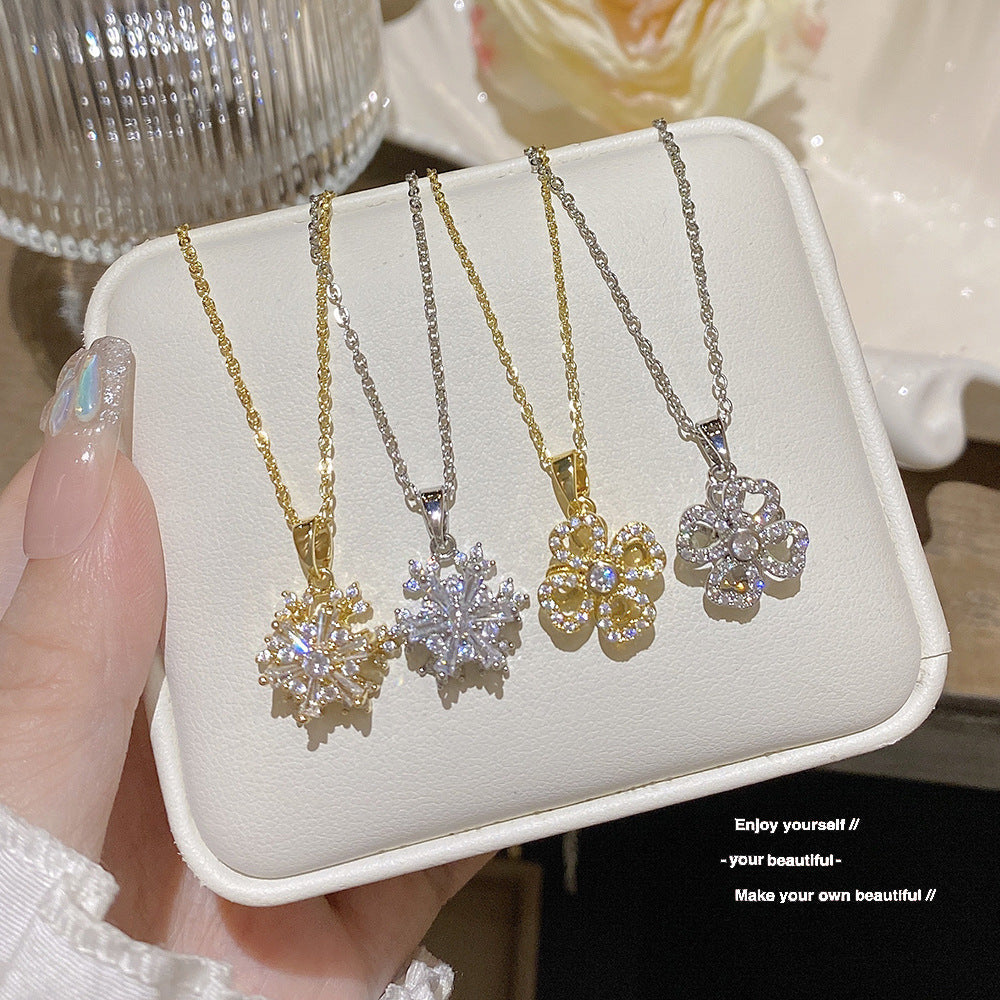 Personalized Fashion Rotating Four-leaf Light Luxury Minority Design High Sense Necklaces