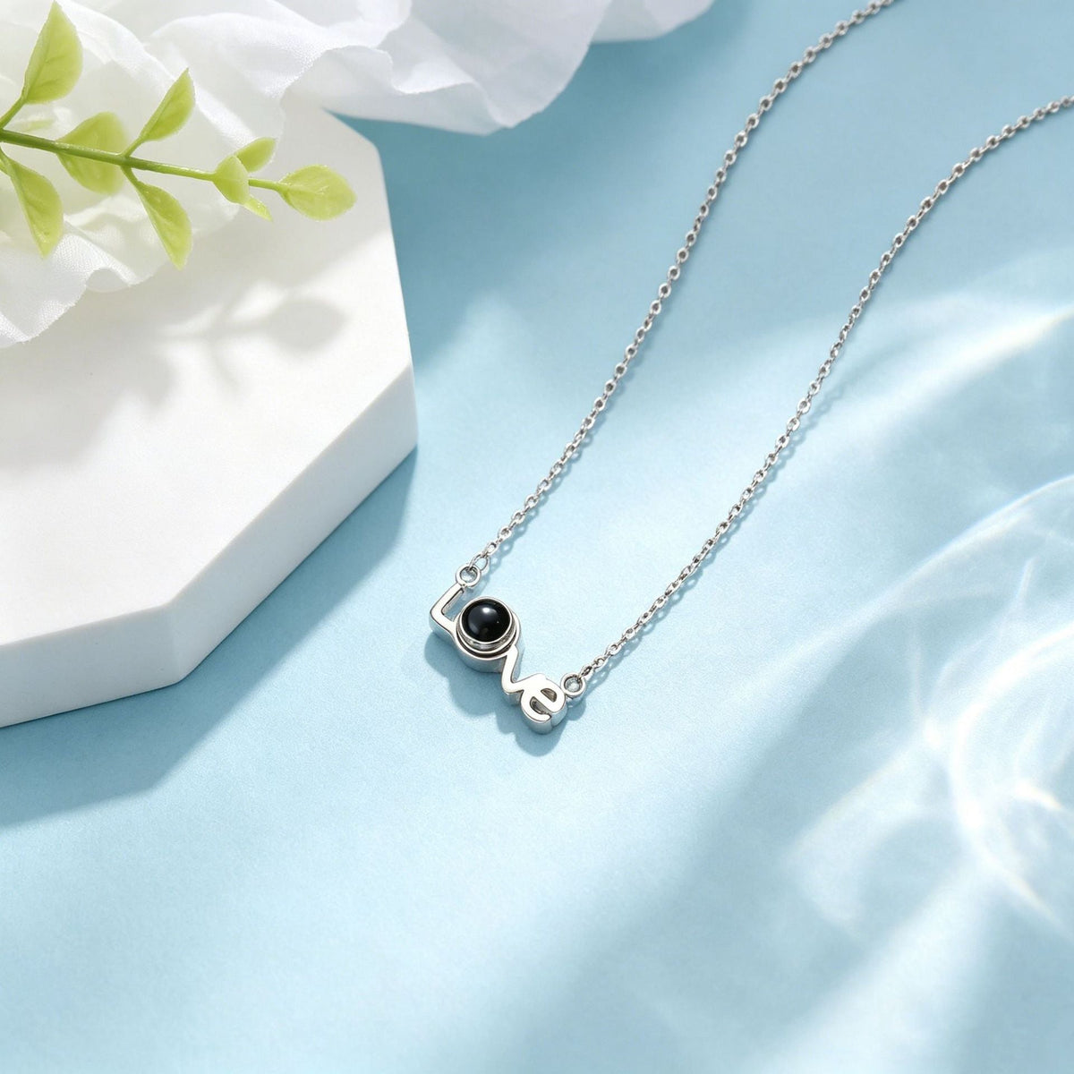 Projection Light Luxury High Sense Design Necklaces