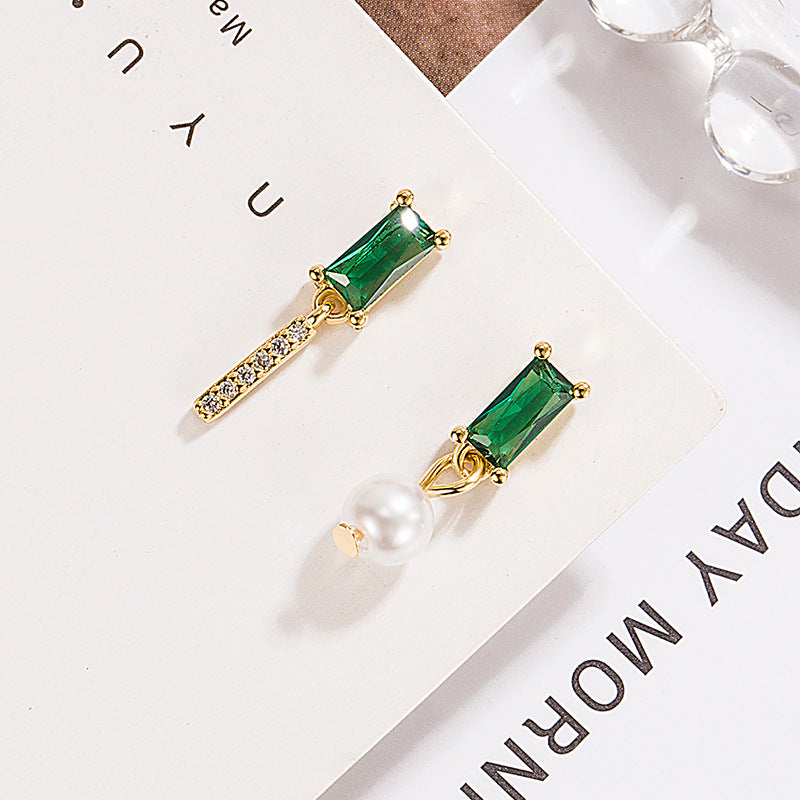 Emerald Shell Pearl Niche Zircon Asymmetric Simple French Ear Fresh Stud Earrings
