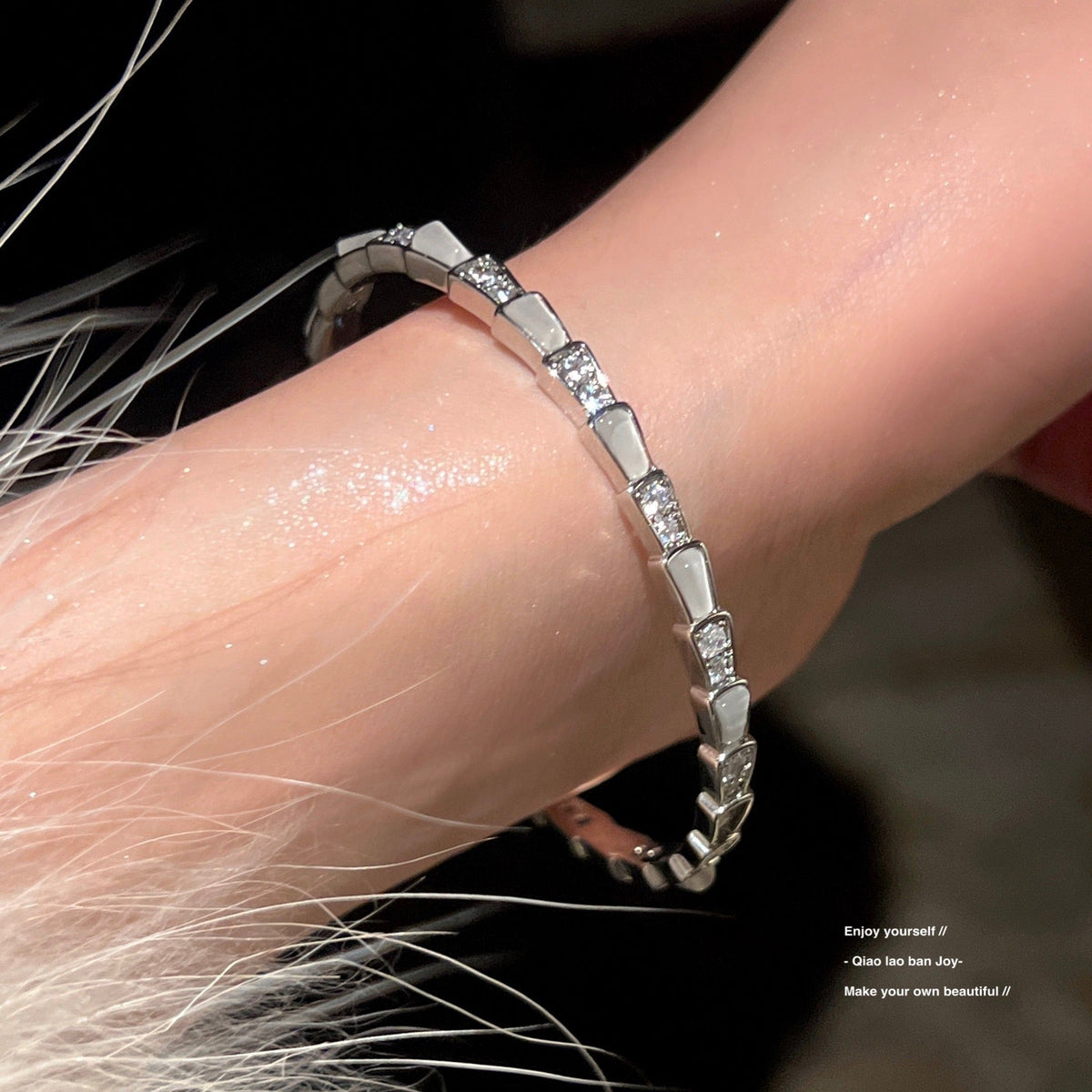 Fritillary Snake-shaped Snake Bone Rhinestone Texture Zircon Light Luxury Open Bracelet