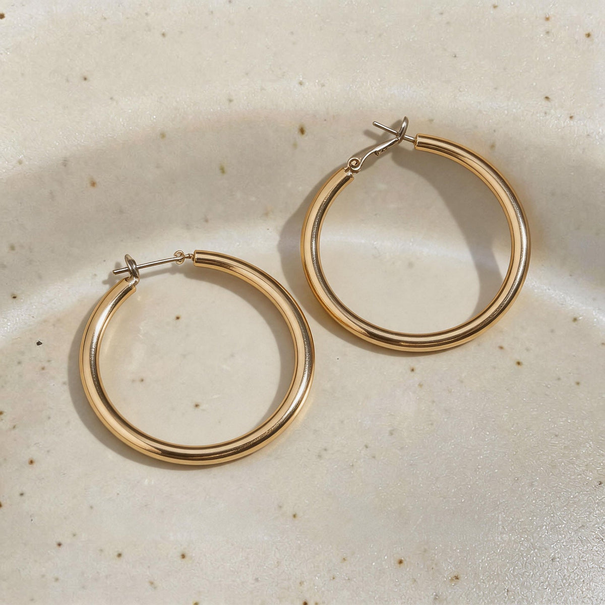 Cold Style Metal Circle Ear Simple Fashionable Light Luxury Minority Rings